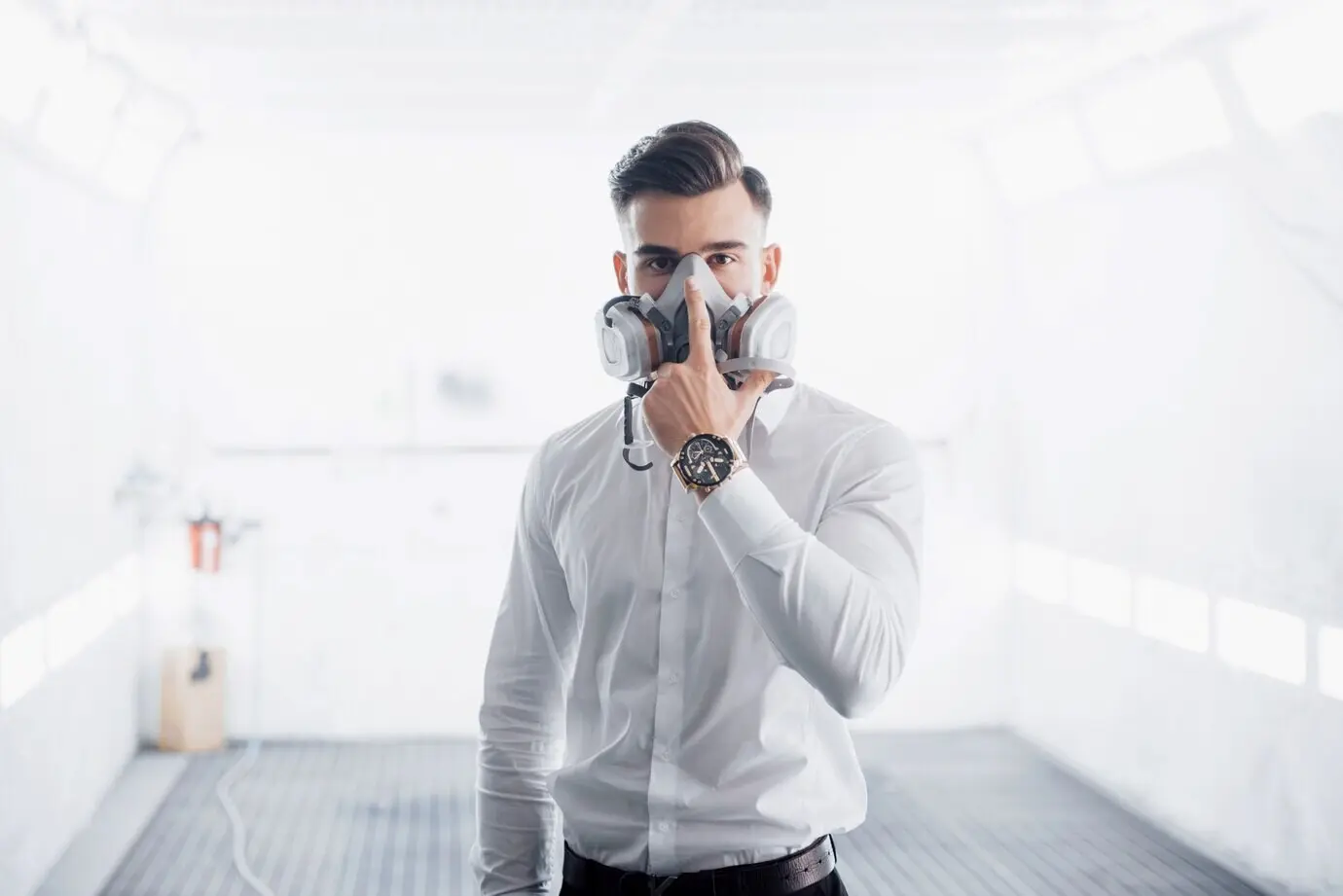 Spritzlackiermeister für Autolackierung in der Automobilindustrie.